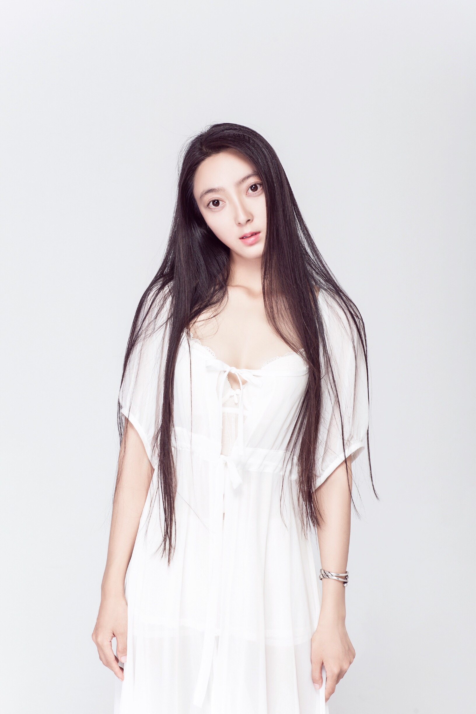  p>方圆,10月4日出生于辽宁沈阳,中国内地女演员,歌手,毕业于 a