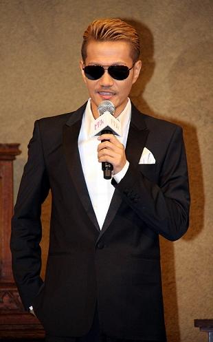  p>atsushi,本名佐藤笃志(sato atsushi),1980年4月30日出生于日本埼