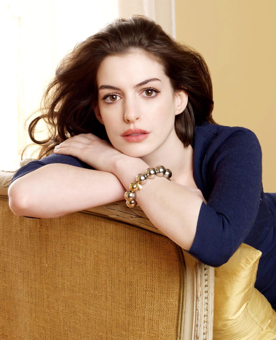  p>安妮·海瑟薇(anne hathaway),1982年11月12日出生于美国纽约州