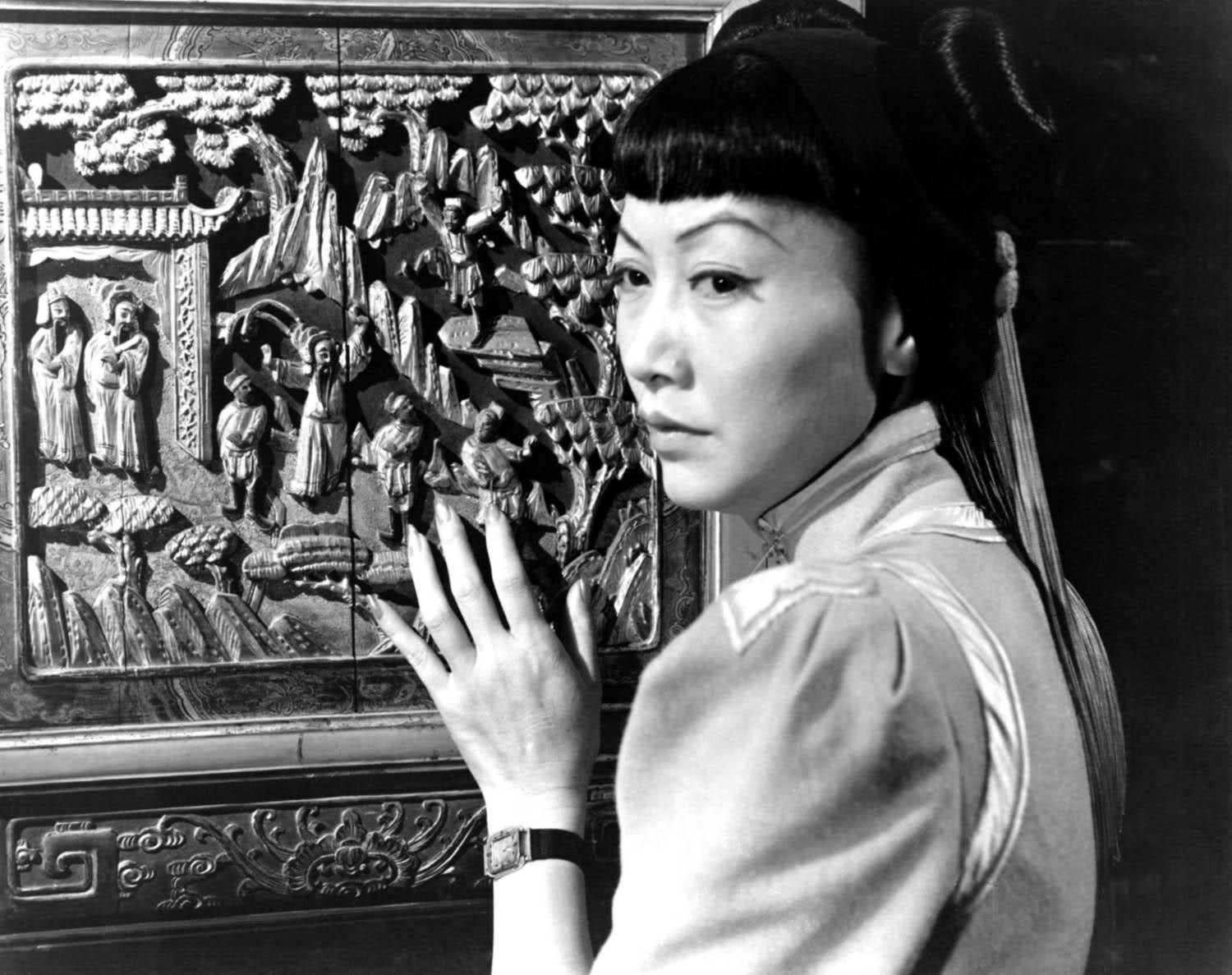 1961年2月2日),出生于美国洛杉矶,祖籍广东省台山市,美籍华裔女演员