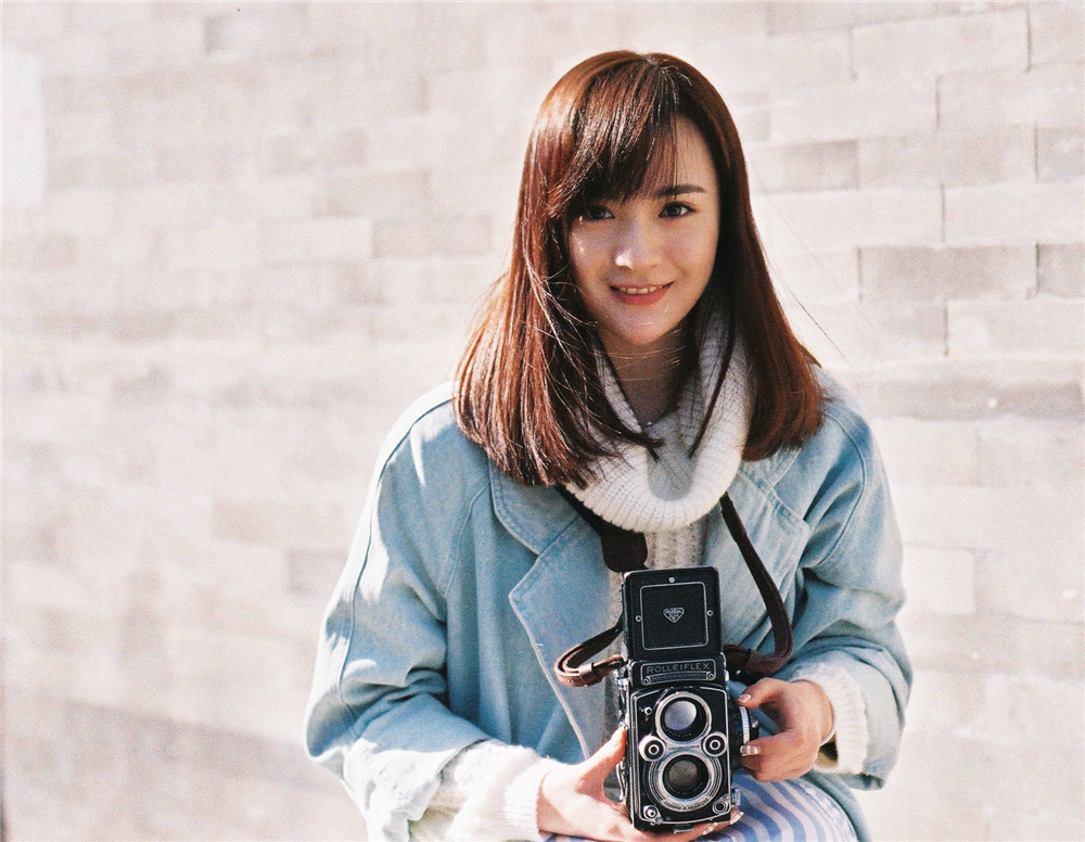  p>李依伊,1992年7月7日出生于江西省九江市,中国内地女演员,毕业于