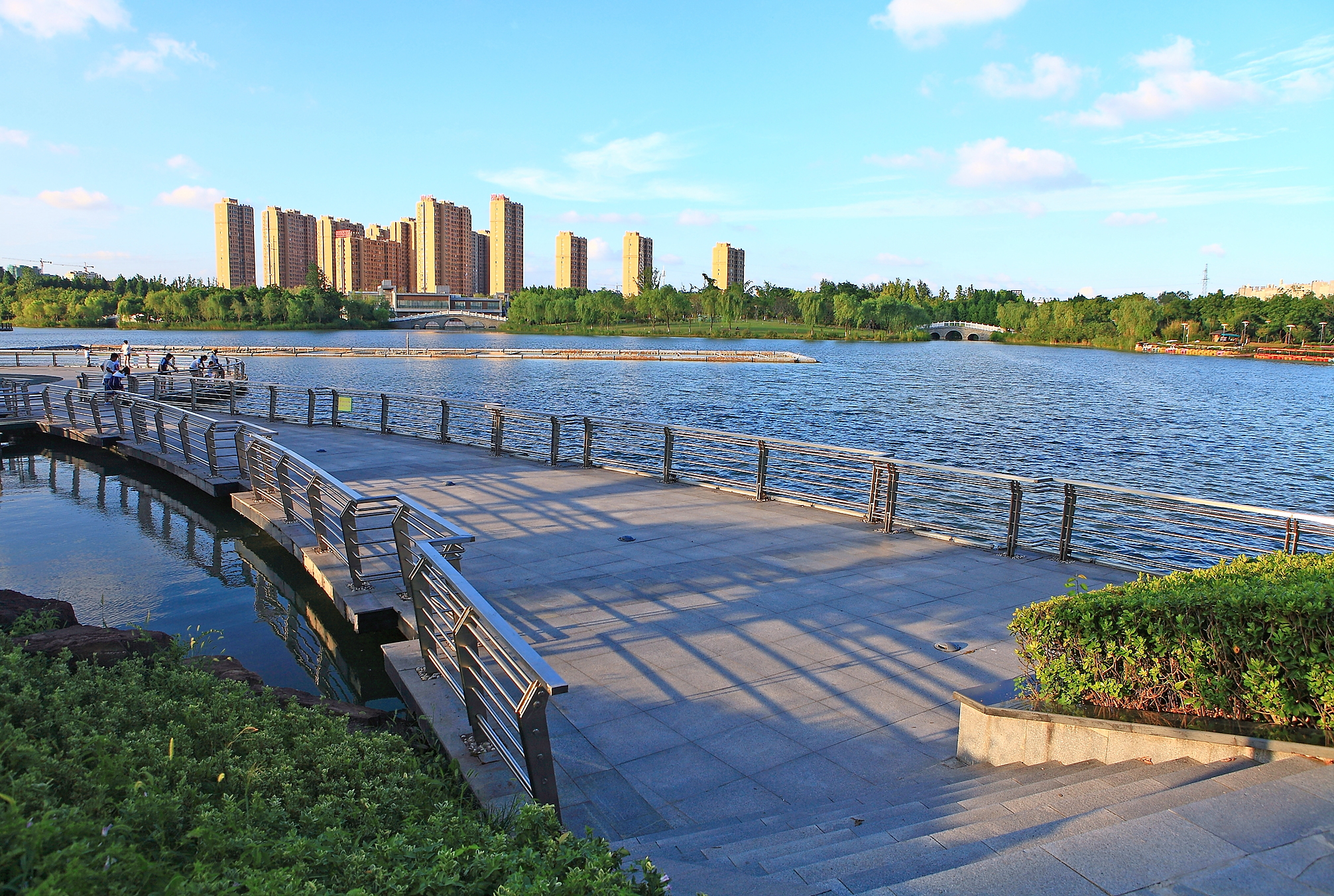  p> a href="#" data-lemmaid="5096789">盐城市 /a>盐渎公园位于盐城