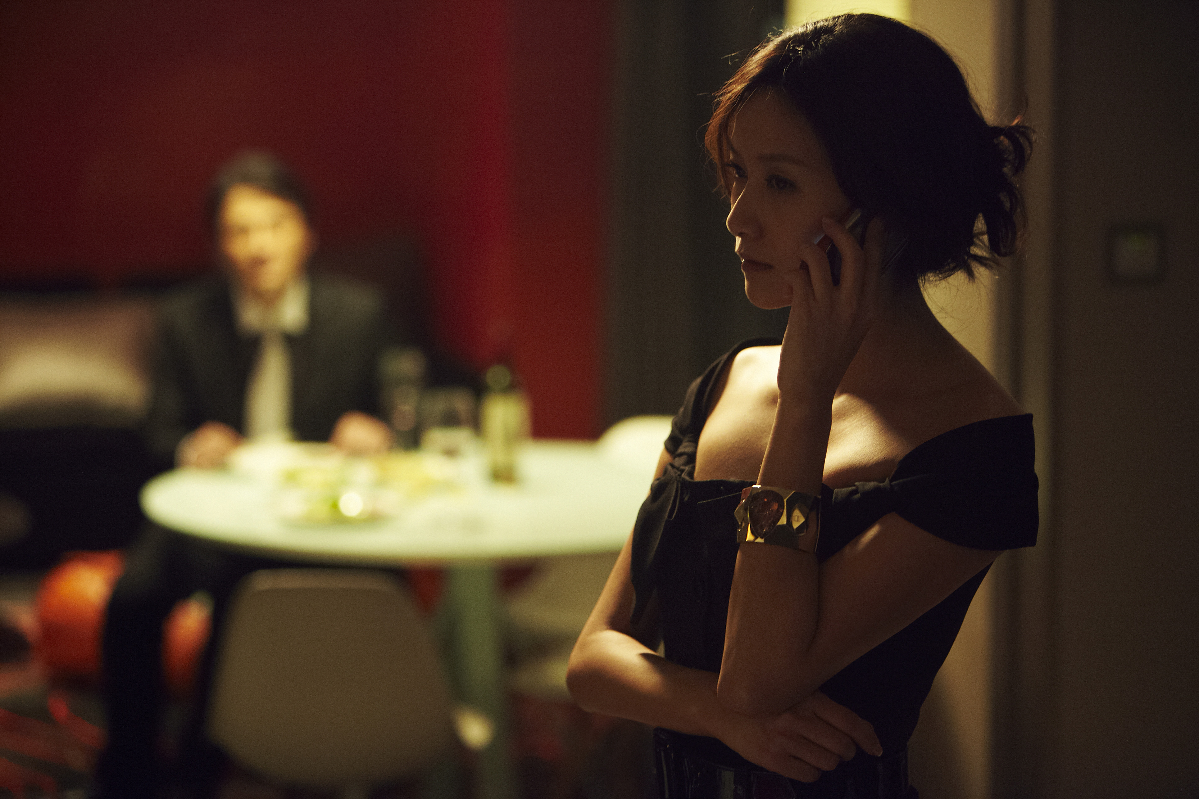  p>《亲密敌人》是徐静蕾导演,徐静蕾,黄立行联合主演的电影.