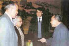 小平同志会见陈省身夫妇