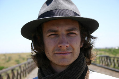 data-lemmaid="421128">比利时 /a>裔澳大利亚人,乐器家,唱作人