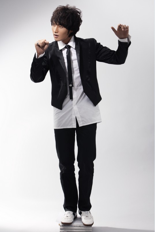  p>宇桐非,河南商丘人,中国内地男歌手,制作人,演员.