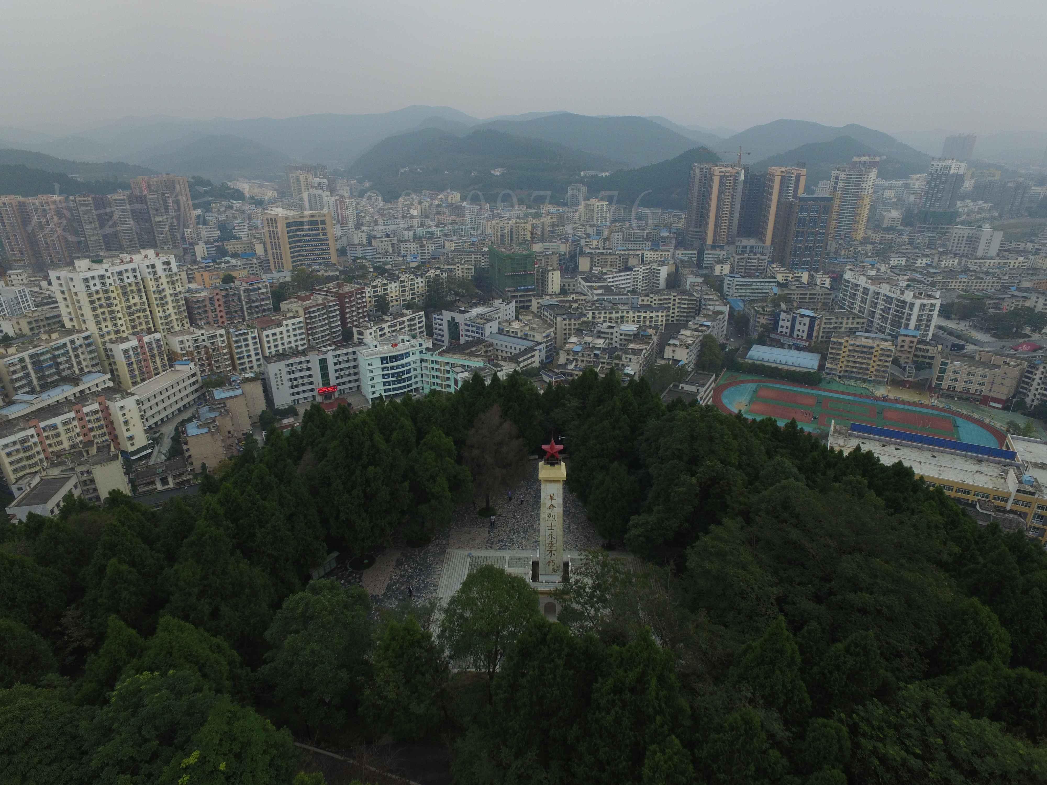  p data-id="gnhe52hlk3">云溪镇是盐亭县政治经济文化中心.