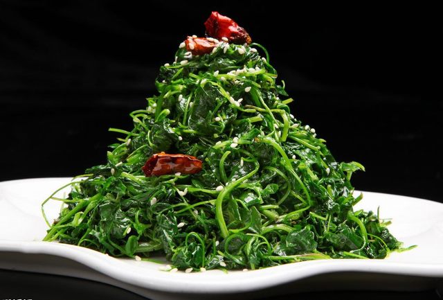  p data-id="gnwq73e4rg">凉拌苜蓿是一道凉拌菜,主要制作食材是是