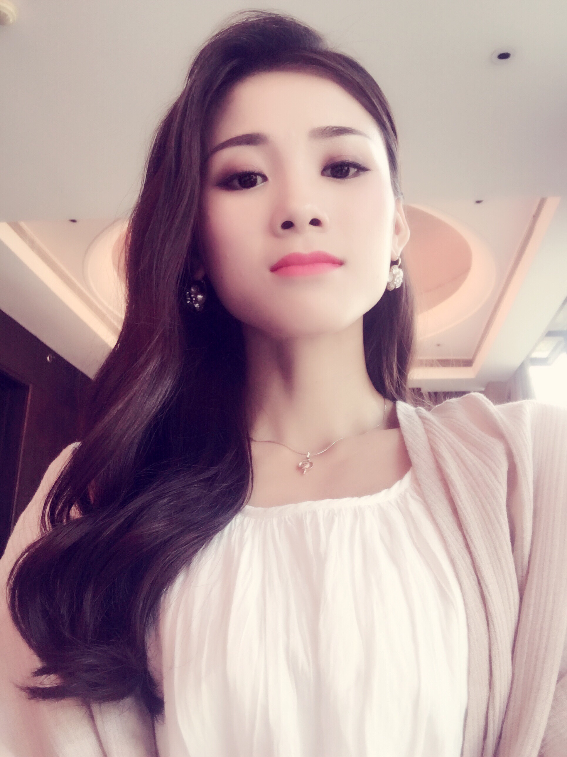  p>李婷婷,内地女歌手,2021年2月10日发行单曲《泪千行》. /p>