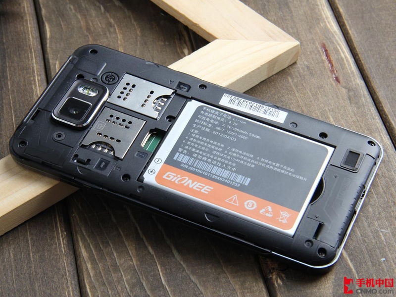  p>  a href="#">金立gn868 /a>是一款双卡双待手机,它采用了超薄的