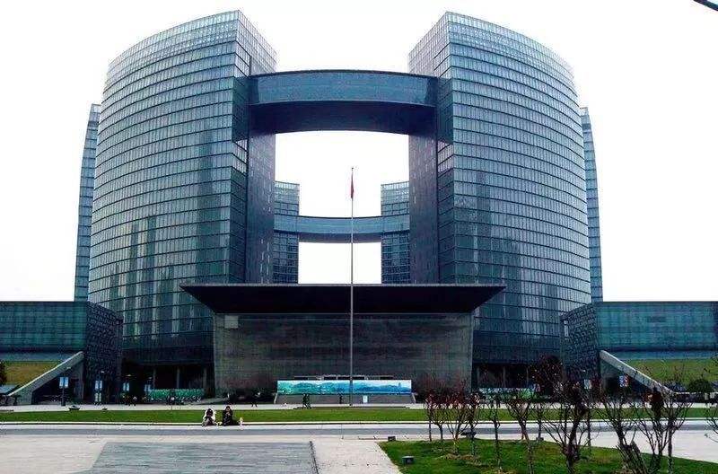  p>杭州图书馆位于杭州市上城区,是中国最早建立的省级公共图书馆之一