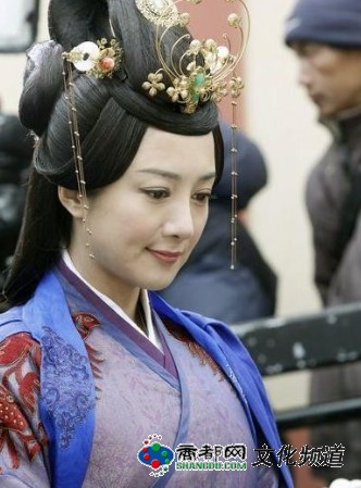  p>高湘,女,电视剧《陆贞传奇》中的人物,由著名演员李依晓饰演.