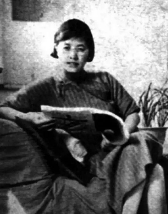 凌叔华：一生浮华，一生争议_百科TA说
