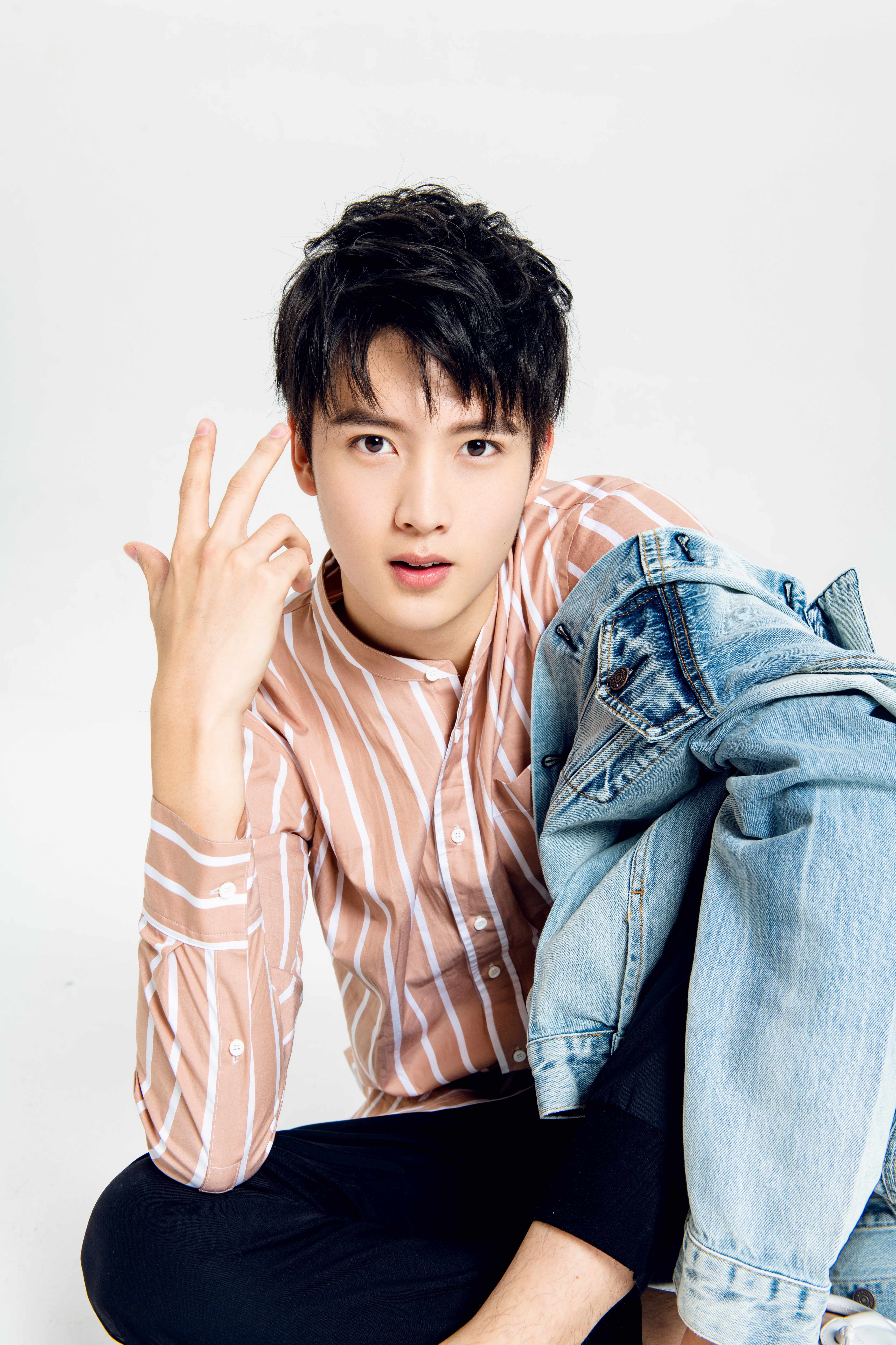 data-id="gncpaymr63">陈宥维,1998年7月7日出生于浙江省丽水市缙云县