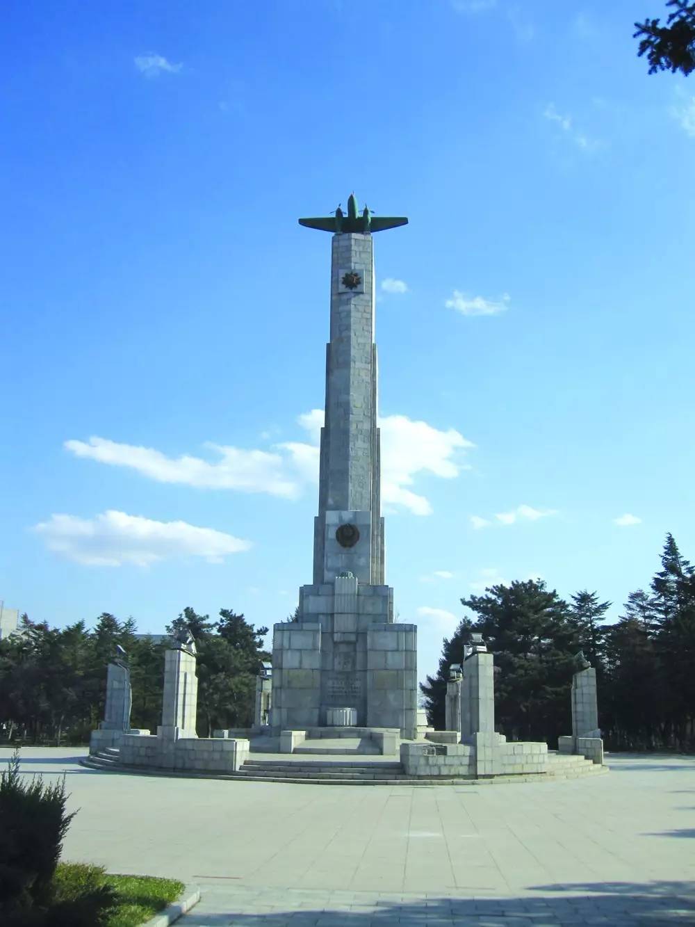  p>人民广场(people`s square)位于中国吉林省长春市朝阳区,是长春市