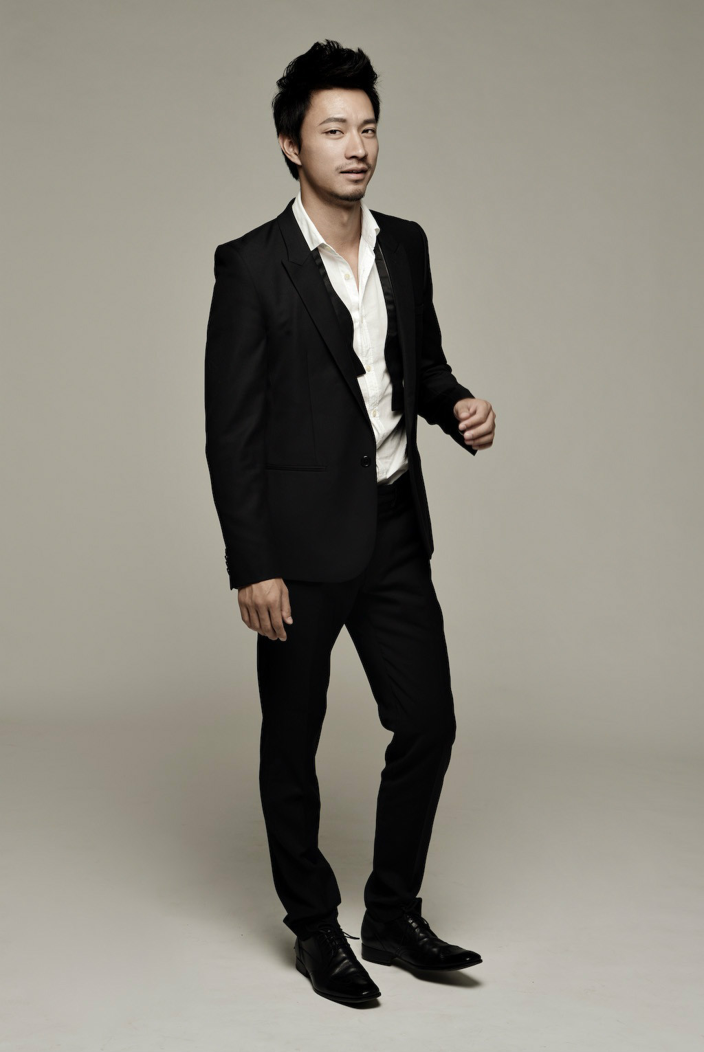  p>江明洋,原名江洋,4月11日出生于湖北省武汉市,中国内地男演员.