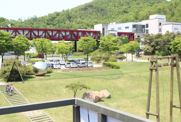  p>首尔艺术大学是韩国的综合性 a href="#" data-lemmaid="18589514"