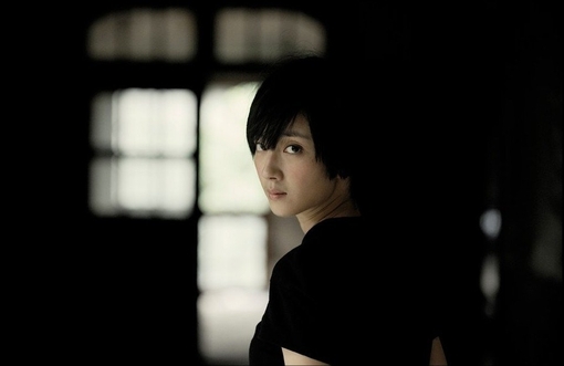  /p> p>2002年,还是学生的桂纶镁便出演了个人的首部电影作品《 a