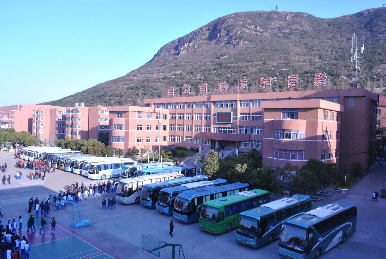 孩子初中上私立封闭学校好吗