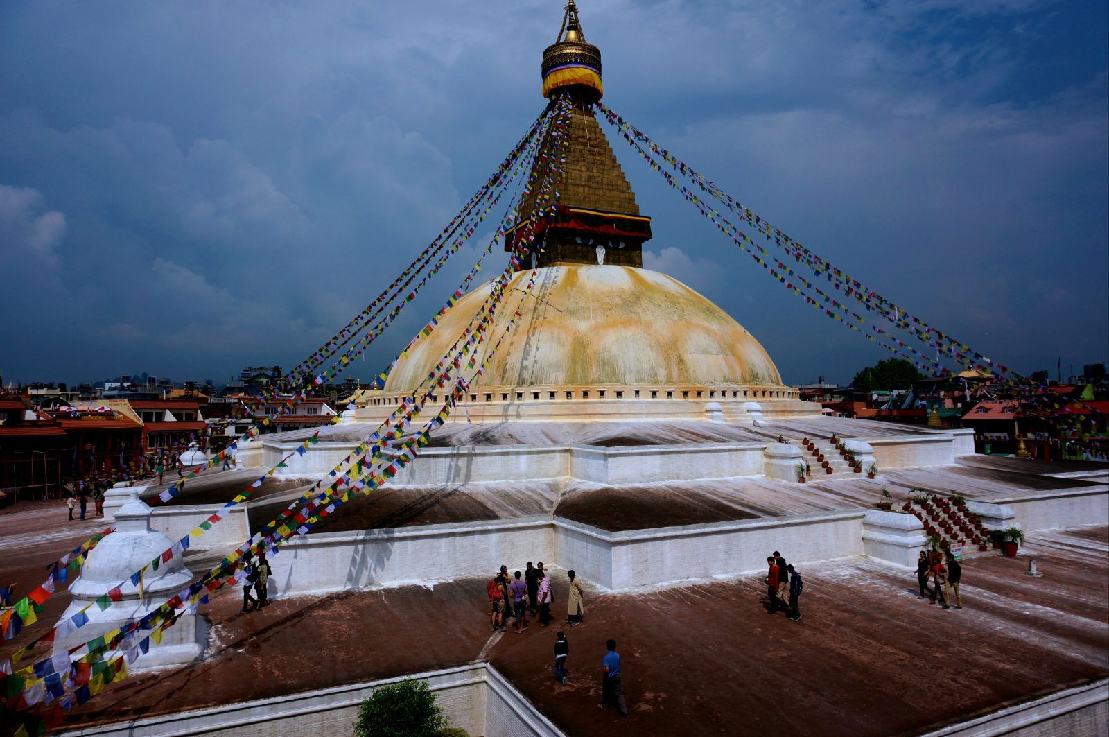 加德满都">加德满都 /a>市中心以东 8 公里,是尼泊尔著名的古迹之一