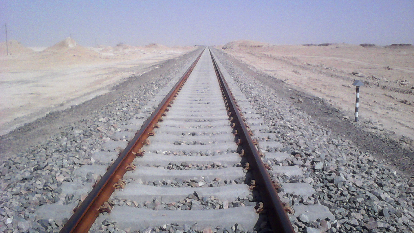  p>哈罗铁路北起在建中的 a href="#">兰新铁路第二双线 /a> a href="