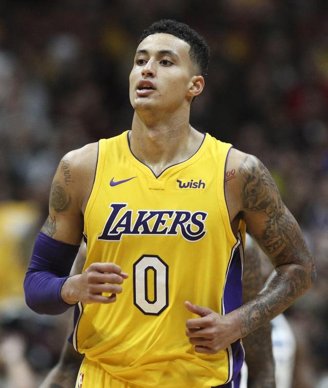 p>凯尔·库兹马(kyle kuzma),1995年7月24日出生于 a target="_blank