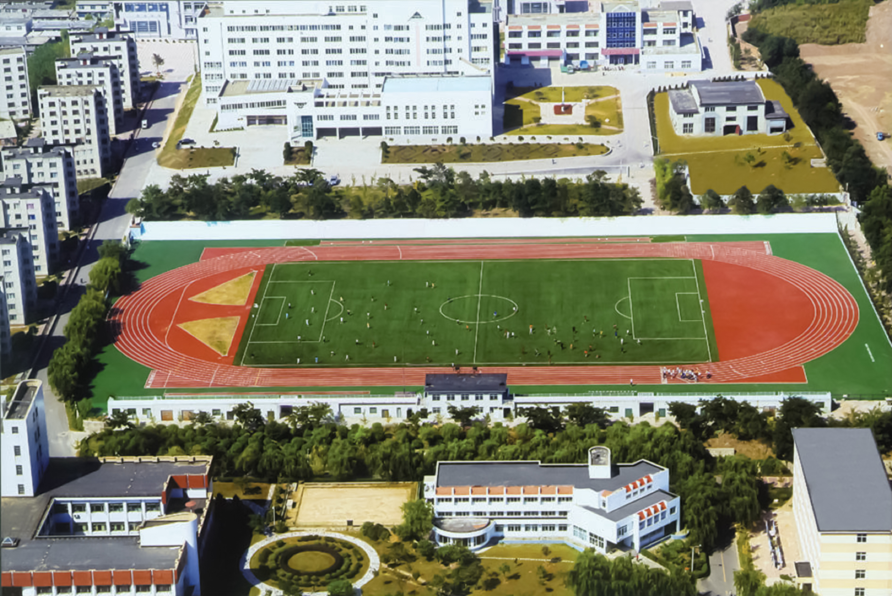 建于1951年,坐落于 a target="_blank" href="/item/锦州市/2304051"