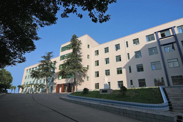  p>十堰市教育局东风分局第七中学位于十堰市 a target="_blank" href