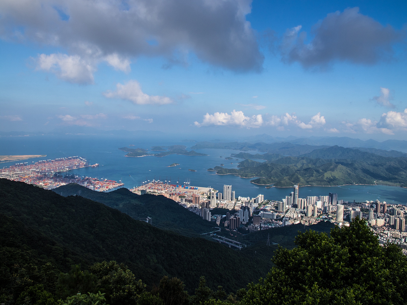 在广东省 a target="_blank" href="/item/深圳经济特区/5639869"