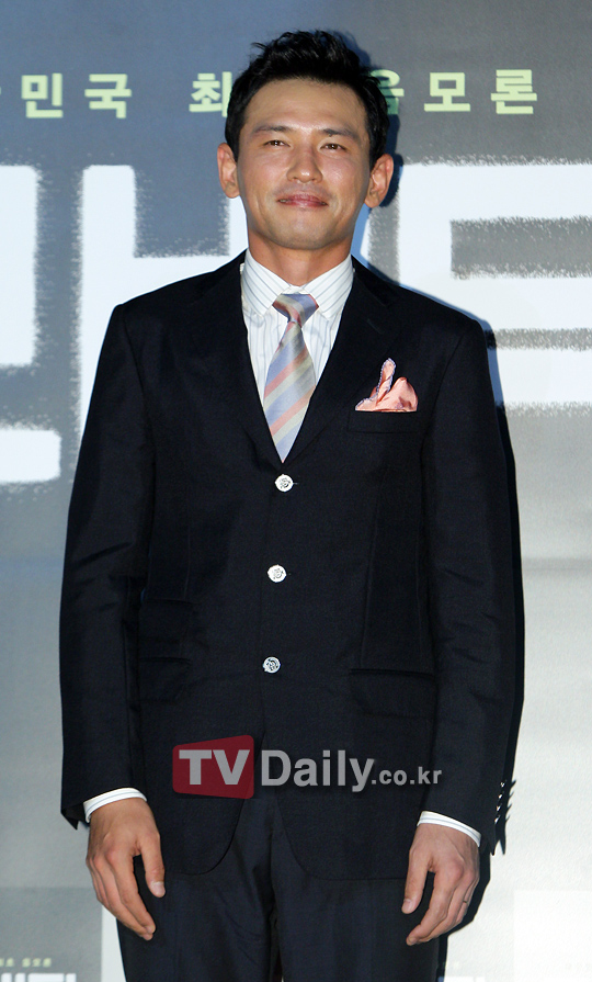  p>黄政民 i>(         ,hwang jeong min) /i>,1970年9月1日出生于