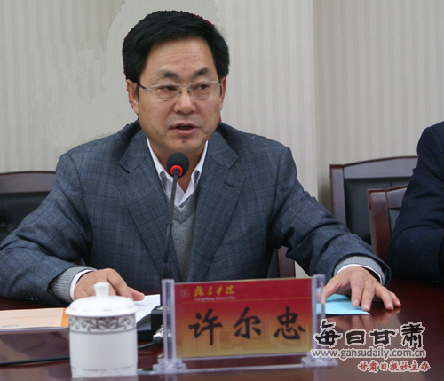 月出生,中共党员,甘肃 a target="_blank" href="/item/民勤/1634317"