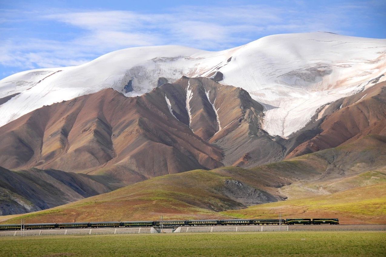  p>青藏铁路沿线风景,主要有高原门户和 a href="#" data-lemmaid="