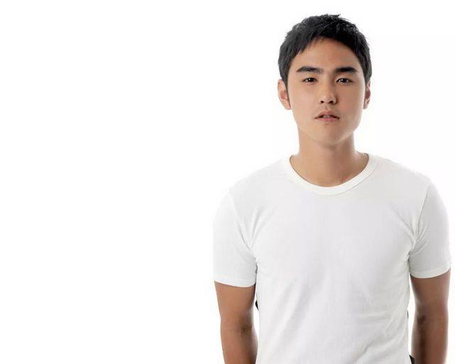 阮经天演了一个残忍、变态的犯人，颠覆形象是为了什么？_百科TA说