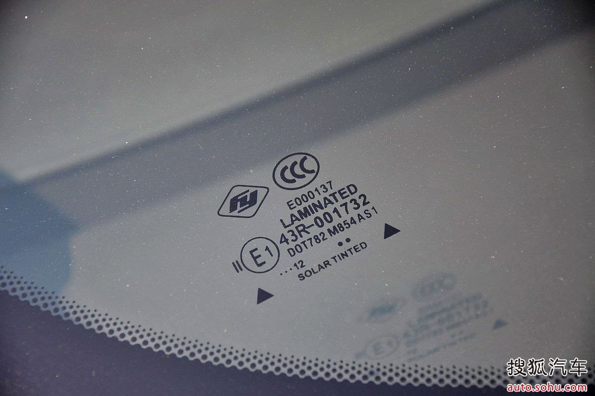  p>别克gl8自1999年面世至今,历经五代 a target="_blank" href="