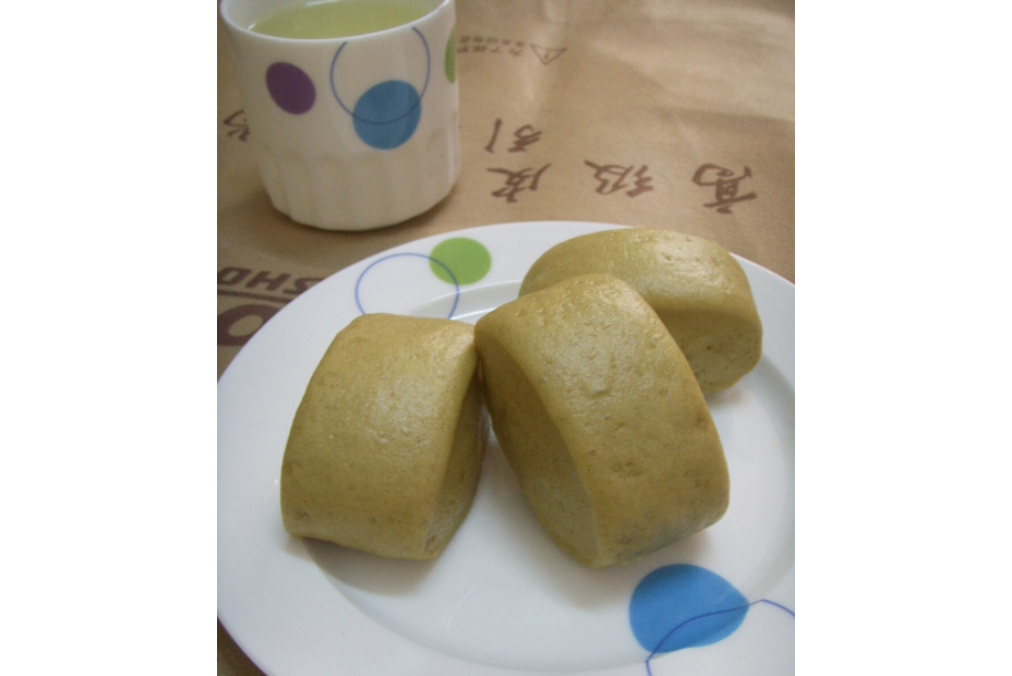 黑米面猪蹄馒头