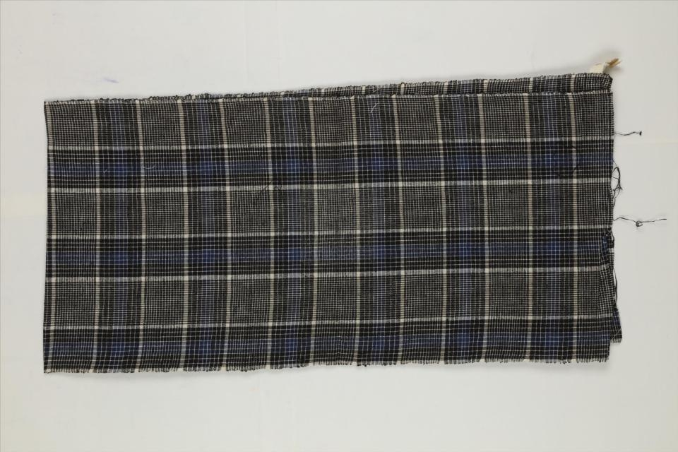 现代布依族方格纹床单布料