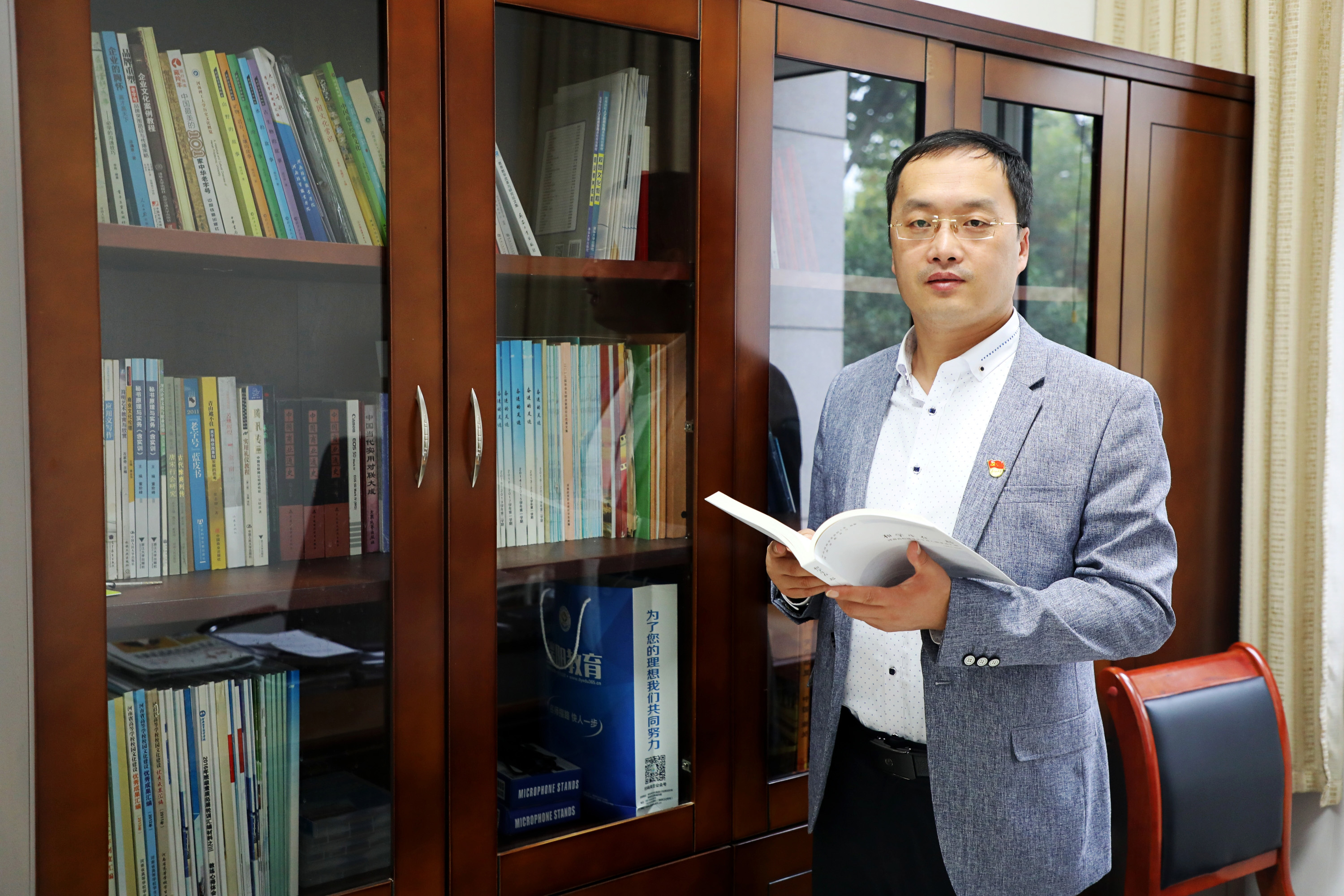  p>王建强,河南经贸职业学院党委学工部部长,学生处处长,中共党员,副