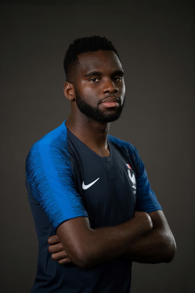 年1月16日出生于 a target="_blank" href="/item/法属圭亚那/448381"