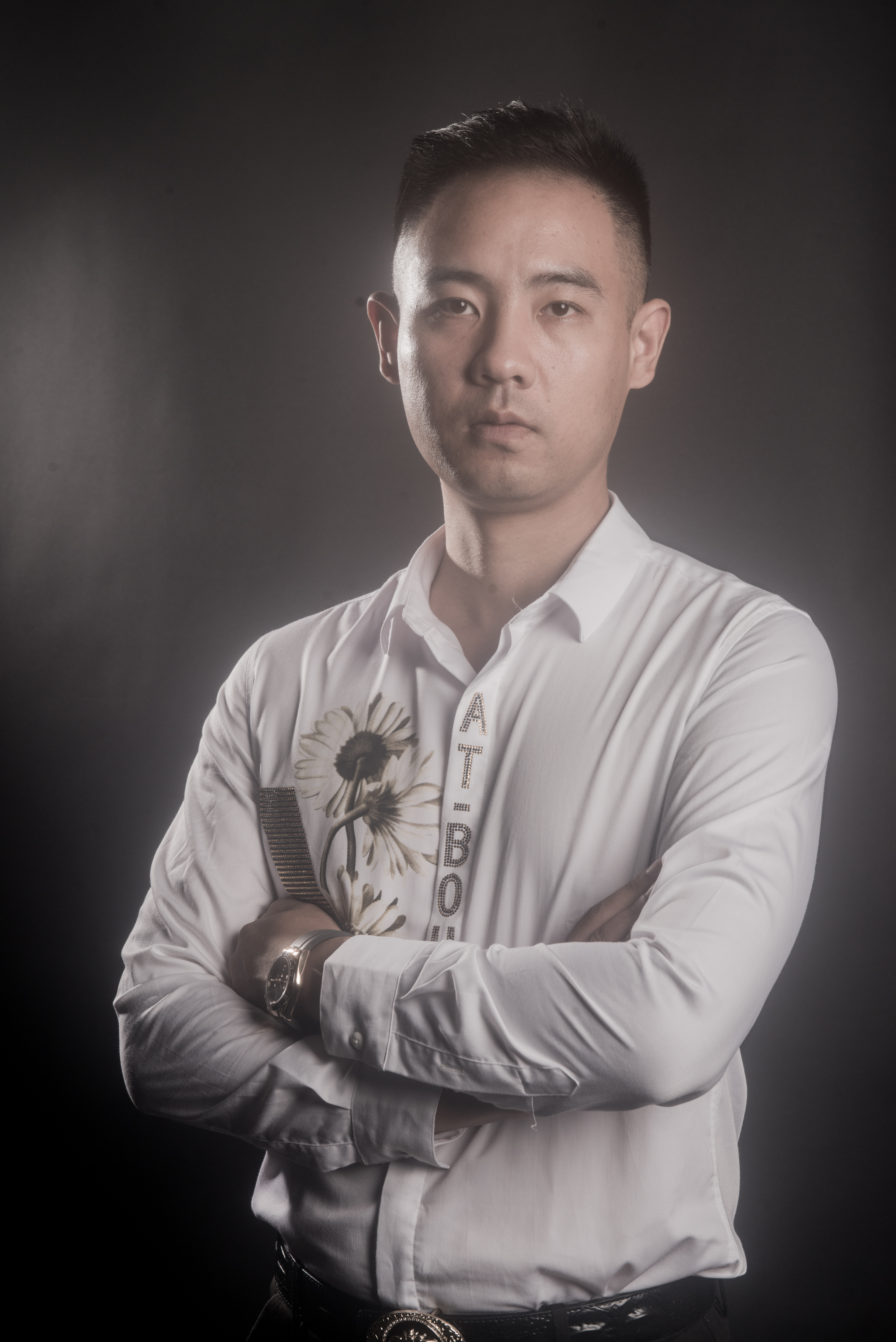 男,非物质文化遗产项目茶洋窑制作技艺代表性传承人2020年4月创办 a