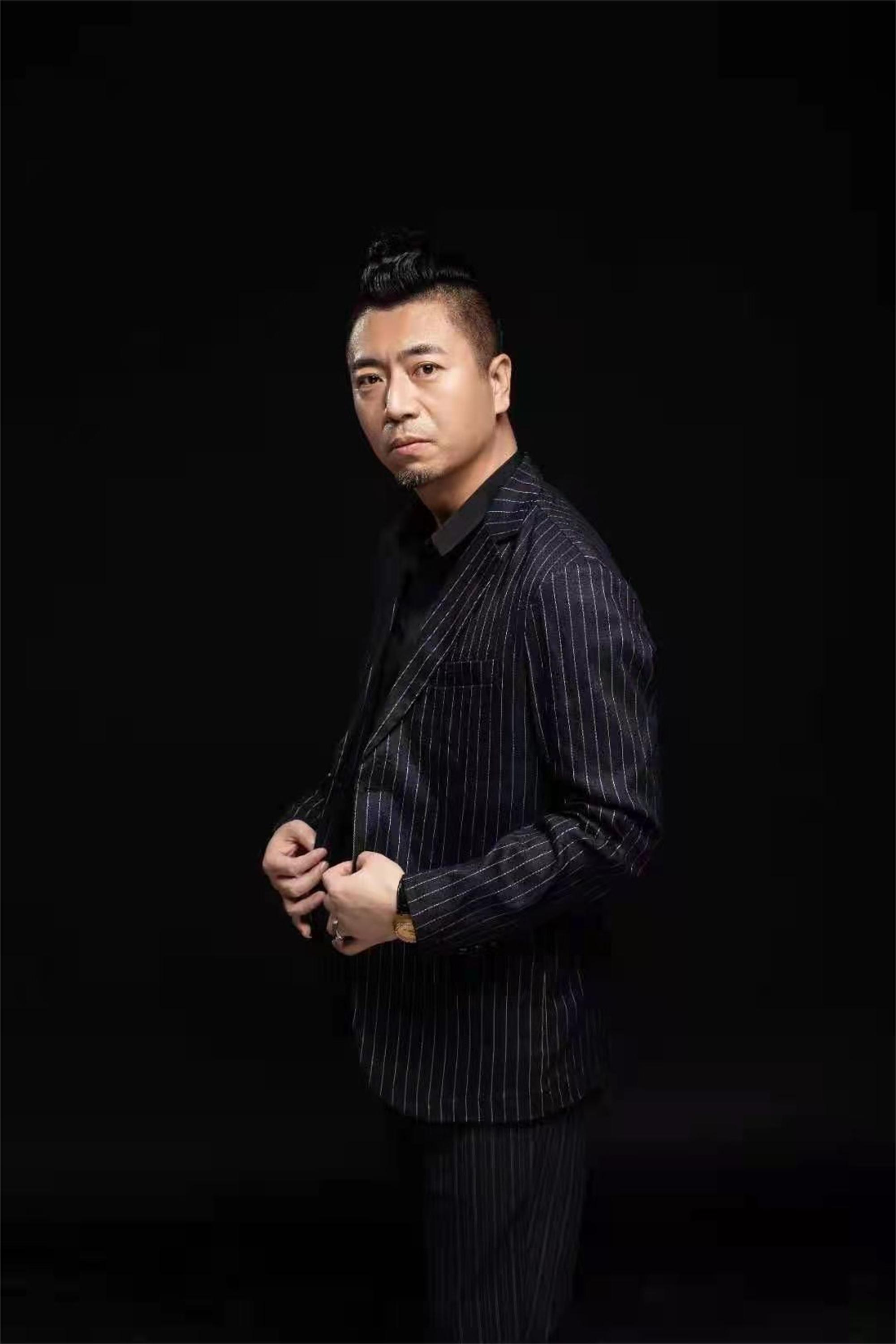 李东辉