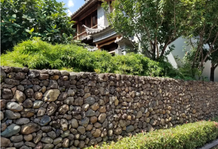 碎屑岩石墙景观