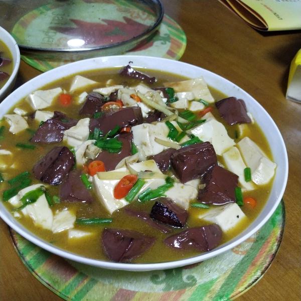 猪血冻豆腐汤