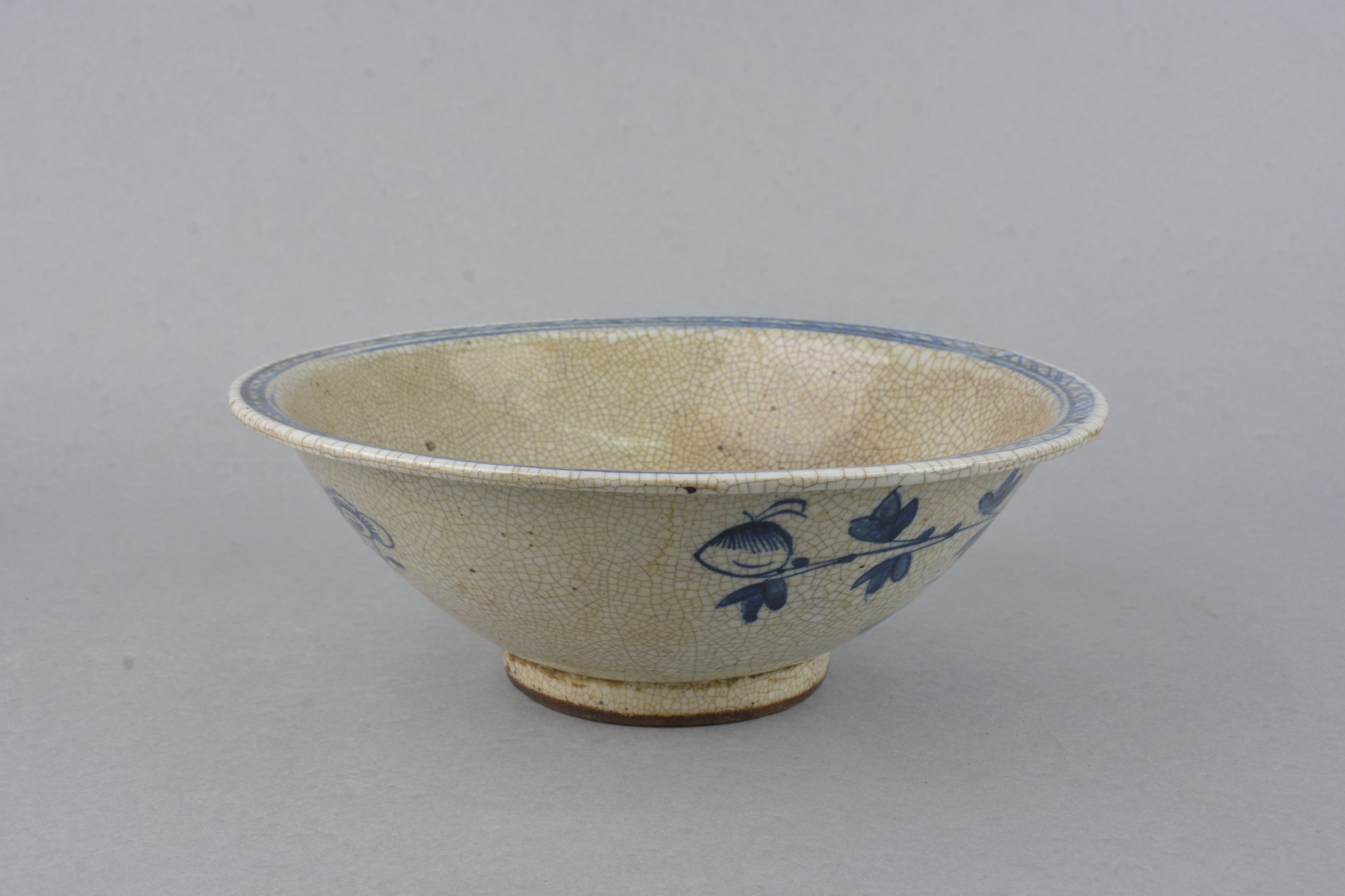  p>清青花牡丹纹碗是清朝时期文物,现收藏于平凉市博物馆. /p>