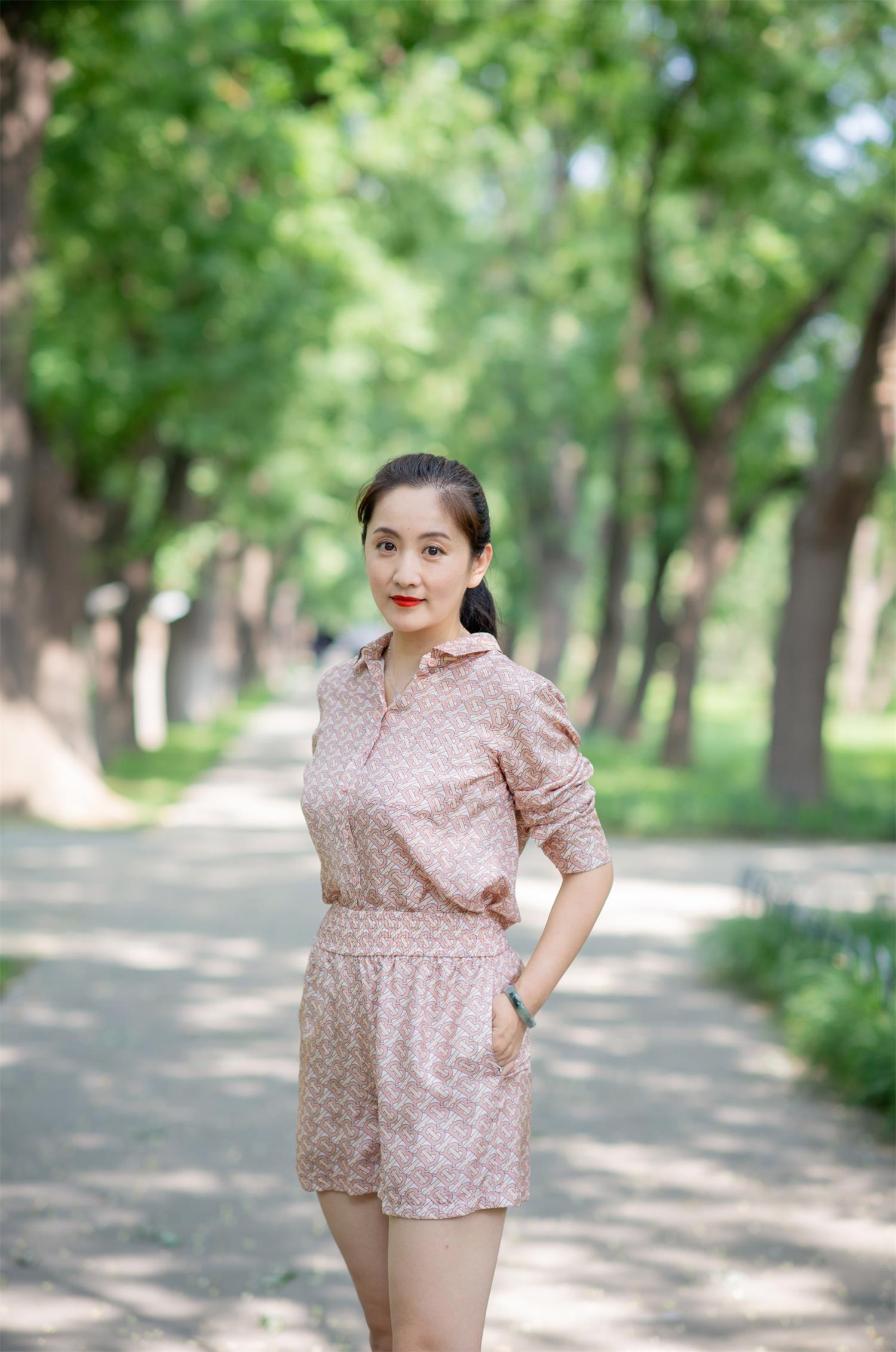 data-ctrid="tp6wrnhkmrqu">出生于山东省济南市,中国内地影视女演员