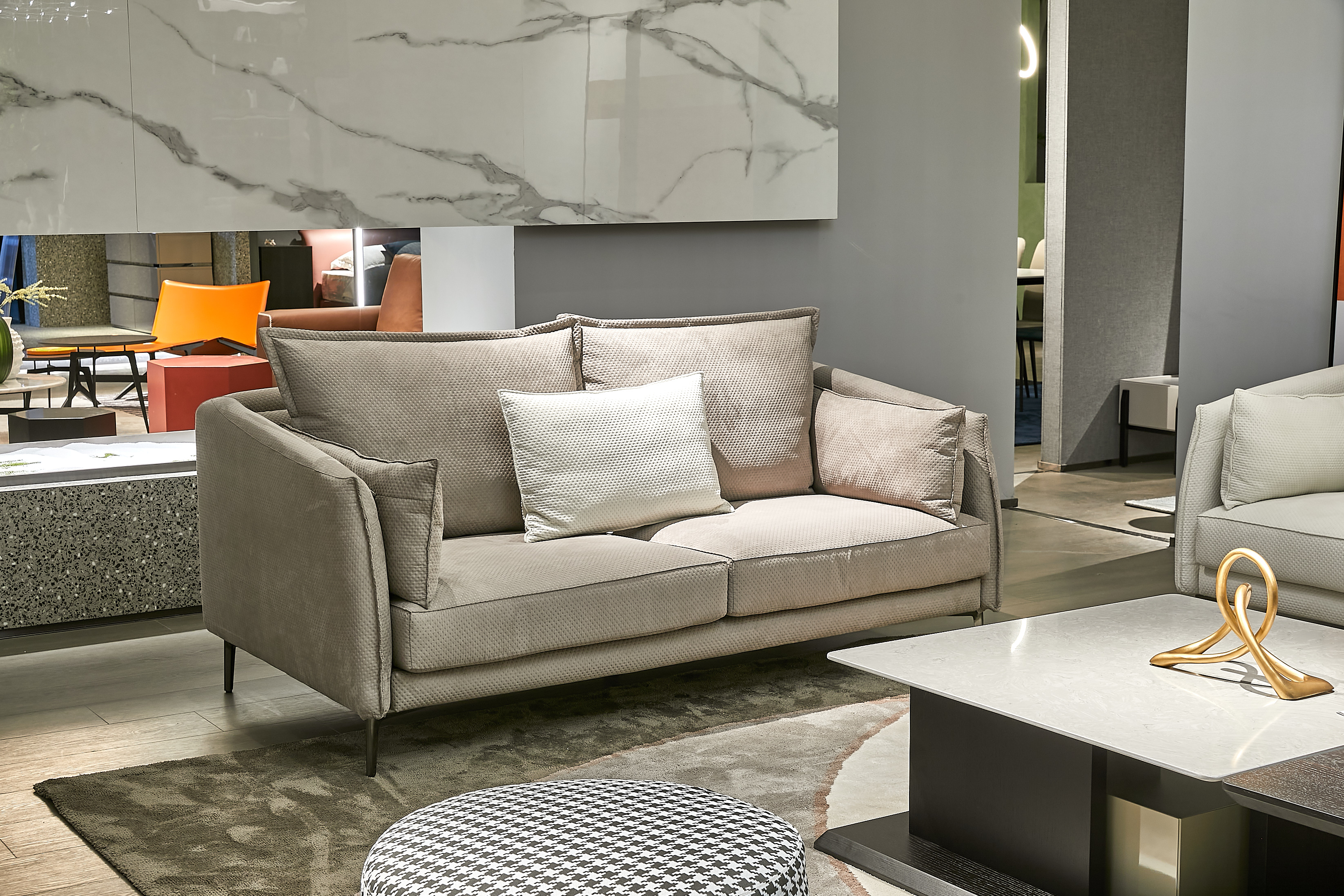 ctrid="2cqumq7lb6i">布梵家居是一家专注于高端时尚休闲沙发的研发