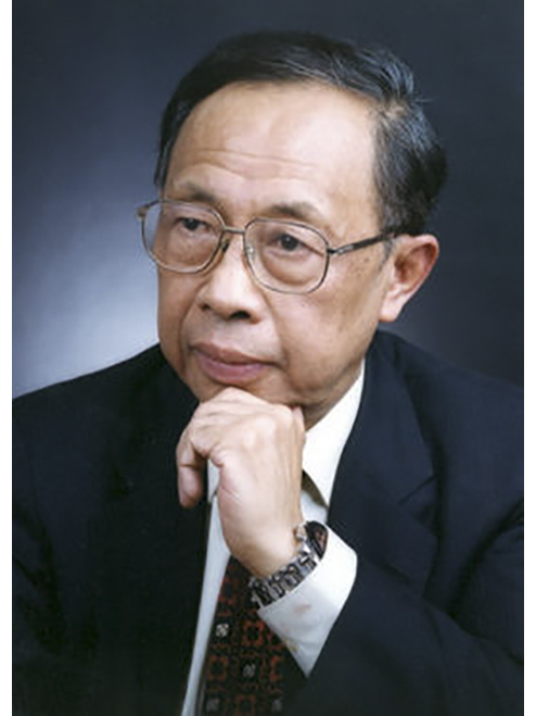  p>陈清泉,1937年1月14日出生于印度尼西亚马吉朗市,籍贯福建漳州