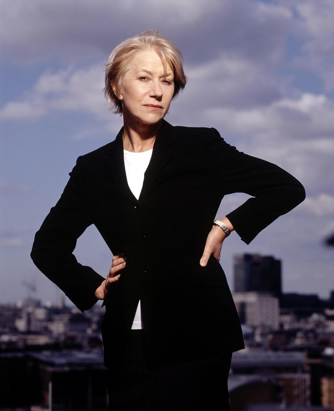  p>海伦·米伦 i>(helen mirren) /i>,1945年7月26日出生于英国伦敦