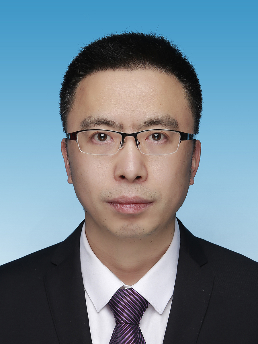 现任重庆市长寿区经济研究发展中心副主任. /p>