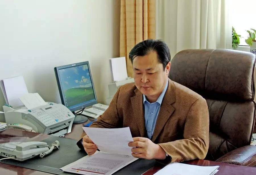  p>哈斯巴根,男,蒙古族,1964年1月出生,内蒙古赤峰市阿鲁科尔沁旗人