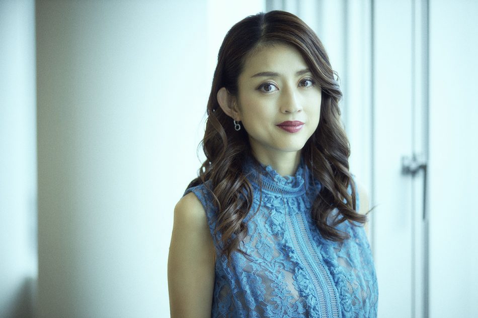  p>小泽真珠,1977年1月3日出生于大阪府吹田市,日本女演员,一代玉女